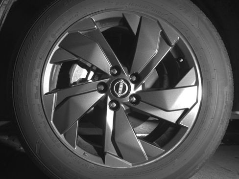 Used 2025 Nissan Rogue SV image 12