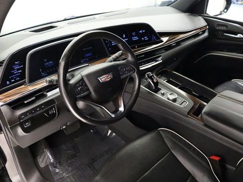 Used 2021 Cadillac Escalade Premium Luxury AWD/4WD image 12