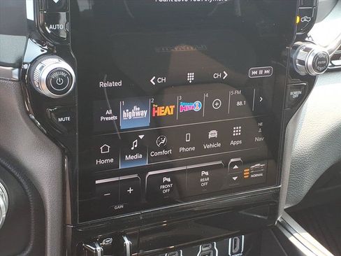 New 2026 RAM 1500 Laramie AWD/4WD image 31