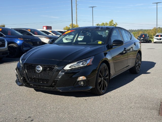 Certified 2022 Nissan Altima 2.5 SR w/ Midnight Edition Package AWD/4WD image 9