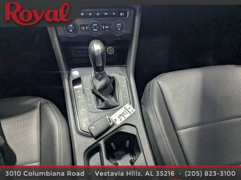 Used 2020 Volkswagen Tiguan SE w/ Panoramic Sunroof Package FWD image 22