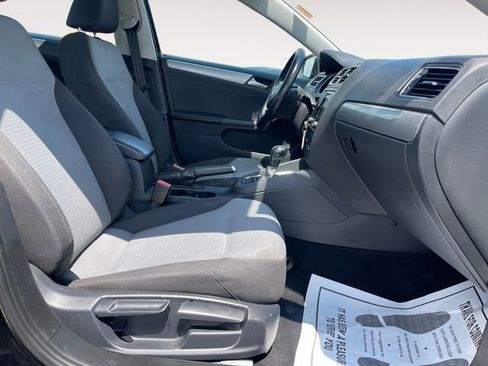 Used 2017 Volkswagen Jetta S image 27