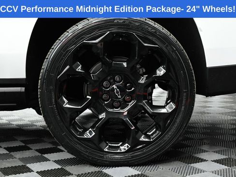 New 2026 Chevrolet Suburban High Country image 3