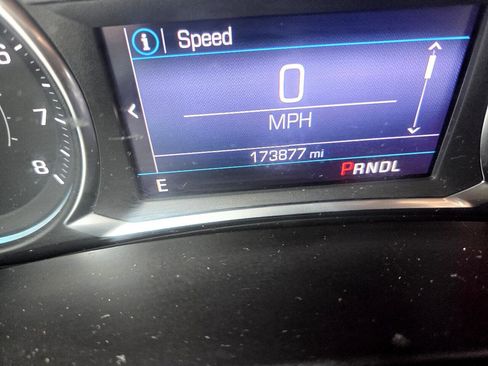 Used 2020 Chevrolet Equinox LT w/ Driver Convenience Package image 22