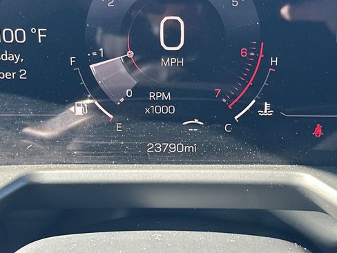 Used 2026 GMC Acadia Elevation w/ Elevation Premium Package FWD image 24
