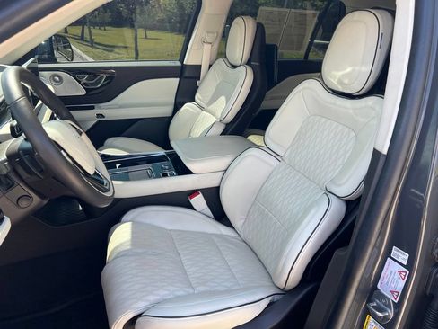 Used 2022 Lincoln Aviator Black Label w/ Dynamic Handling Package AWD/4WD image 38
