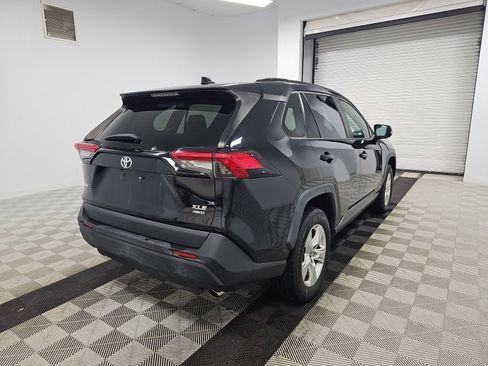 Used 2021 Toyota RAV4 XLE image 3