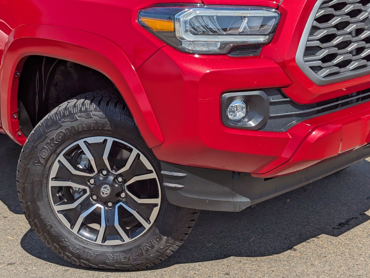 Used 2023 Toyota Tacoma TRD Sport w/ TRD Premium Sport Package AWD/4WD image 10