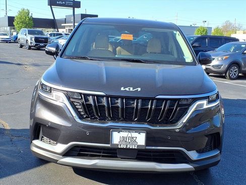Used 2024 Kia Carnival EX FWD image 24