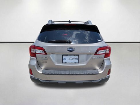 Used 2016 Subaru Outback 2.5i Limited AWD/4WD image 5
