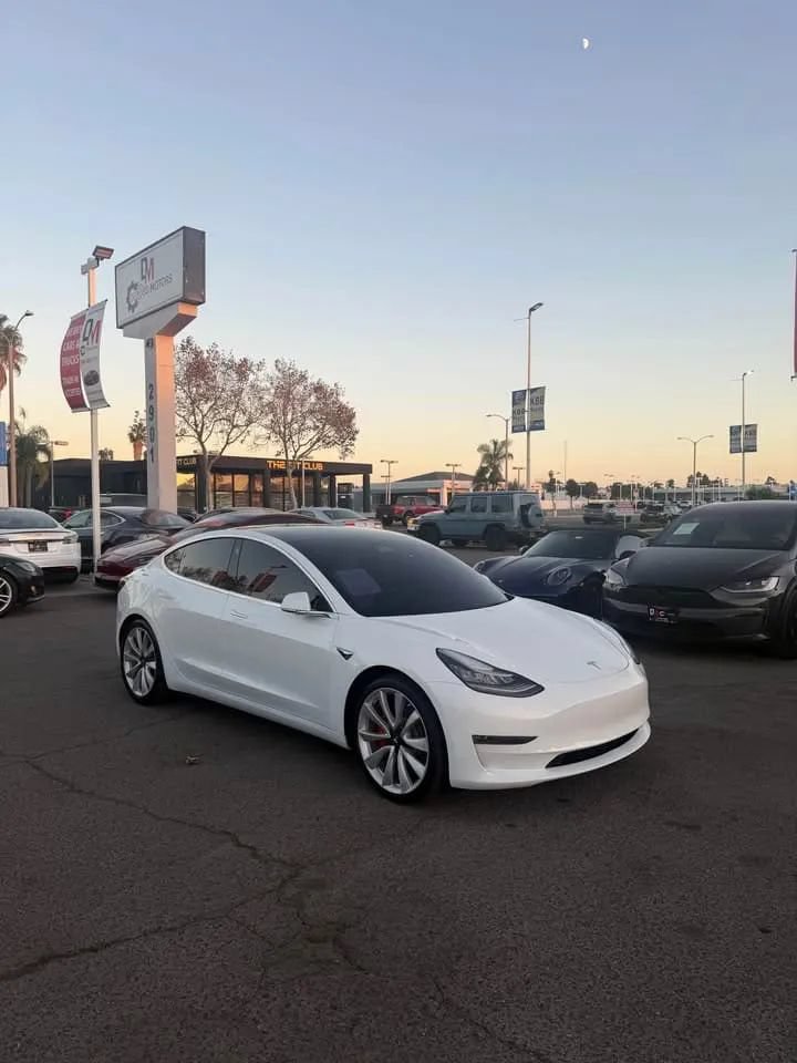 Used 2018 Tesla Model 3 Long Range AWD/4WD image 2
