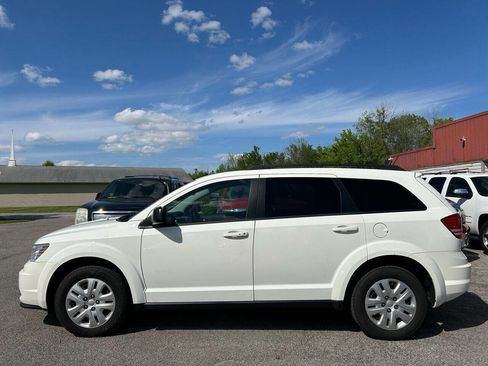 Used 2017 Dodge Journey SE image 3