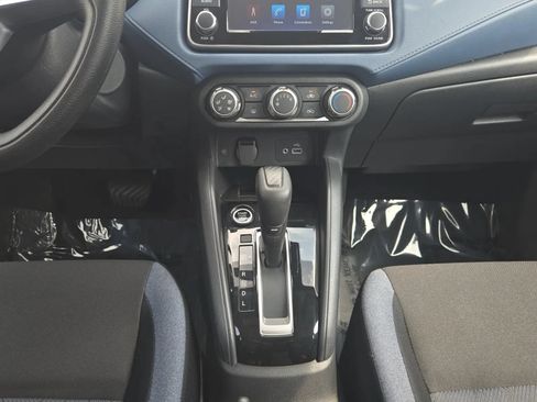 Used 2025 Nissan Versa SV FWD image 18