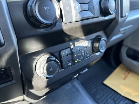 Used 2021 Ford F550 4x4 Regular Cab Super Duty image 17
