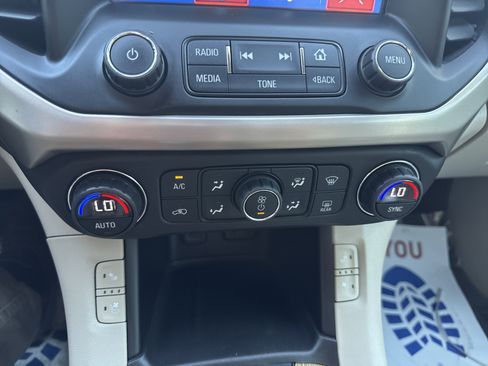 Used 2017 GMC Acadia Denali w/ Technology Package FWD image 21