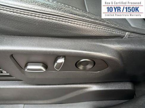 Used 2022 GMC Yukon XL Denali w/ Denali Premium Package image 17