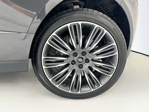 Used 2021 Land Rover Range Rover Long Wheelbase Autobiography image 31