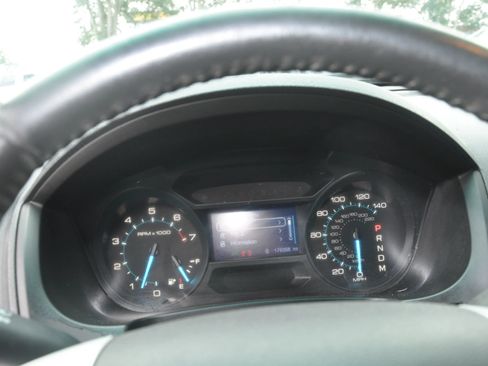 Used 2014 Ford Explorer XLT AWD/4WD image 25