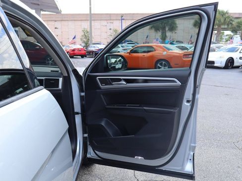Used 2018 Volkswagen Atlas SEL Premium AWD/4WD image 12