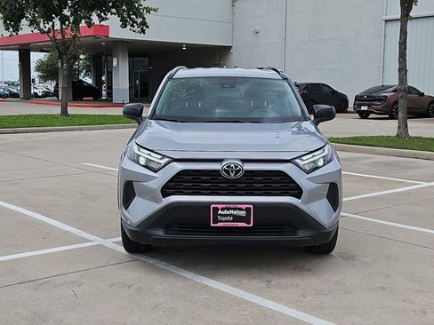 Used 2025 Toyota RAV4 LE AWD/4WD image 2