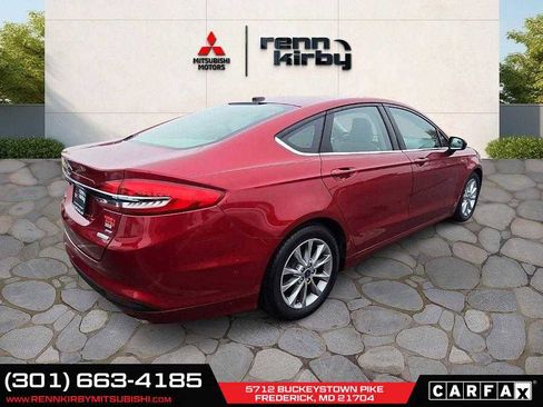 Used 2017 Ford Fusion SE w/ Fusion SE Technology Package image 7