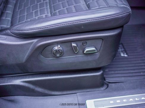 Used 2023 Cadillac Escalade ESV Sport Platinum image 38