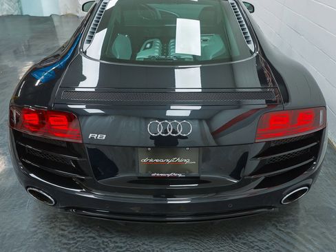 Used 2011 Audi R8 V10 image 24