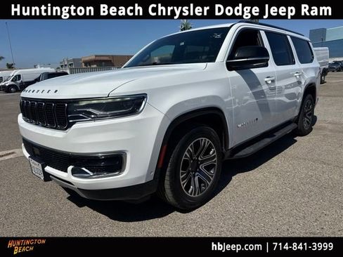 Used 2024 Jeep Wagoneer L Series II w/ Flexible Seating Group AWD/4WD image 1