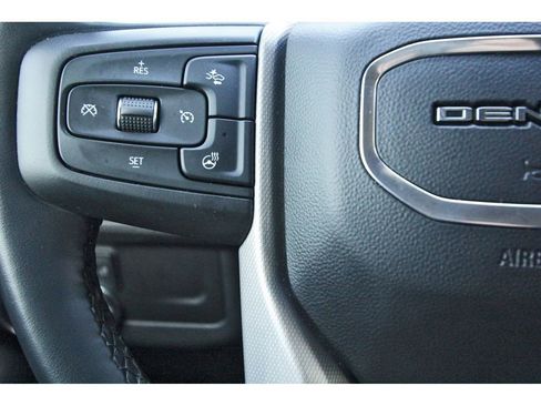 Used 2023 GMC Yukon XL Denali image 17