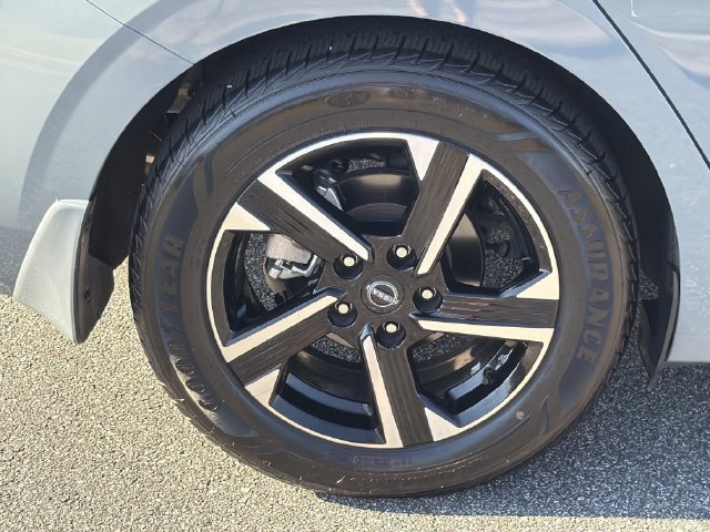 Certified 2024 Nissan Sentra SV FWD image 19