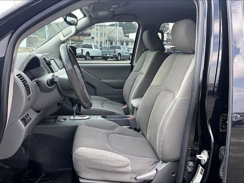 Used 2021 Nissan Frontier SV w/ Midnight Edition Floor Mats image 18