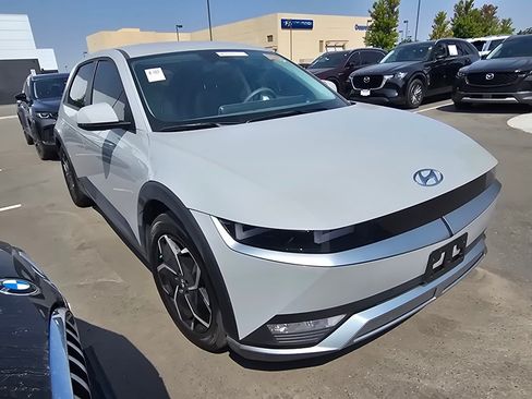 Used 2024 Hyundai Ioniq 5 SEL AWD/4WD image 17