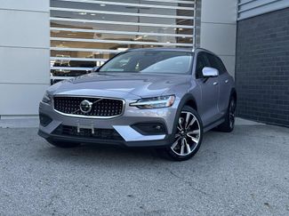 Used 2026 Volvo V60 B5 Cross Country Ultra w/ Climate Package AWD/4WD video 1
