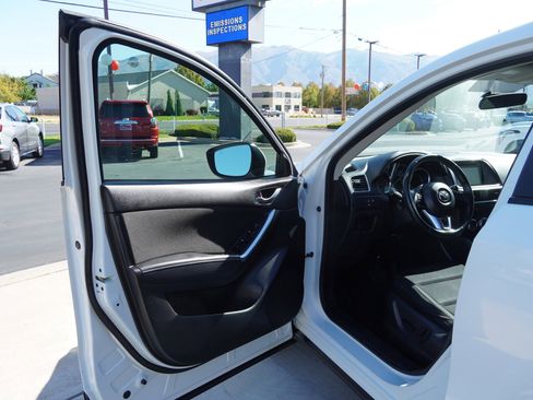 Used 2016 MAZDA CX-5 Touring image 17
