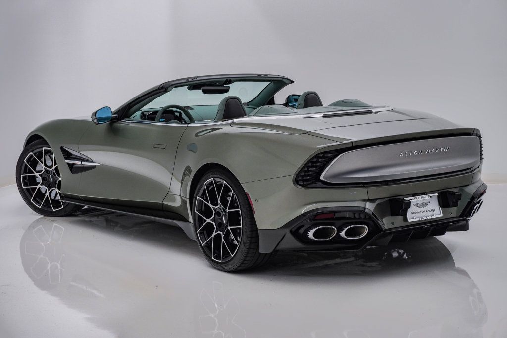Used 2026 Aston Martin Vanquish Convertible RWD image 12