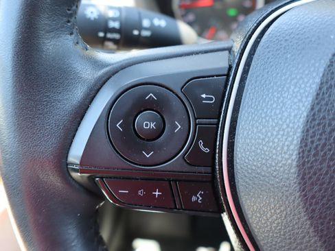 Used 2021 Toyota RAV4 XLE Premium FWD image 20