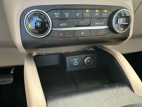 Certified 2020 Ford Escape SEL FWD image 32