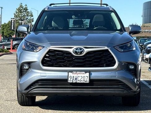 Used 2022 Toyota Highlander XLE AWD/4WD image 11