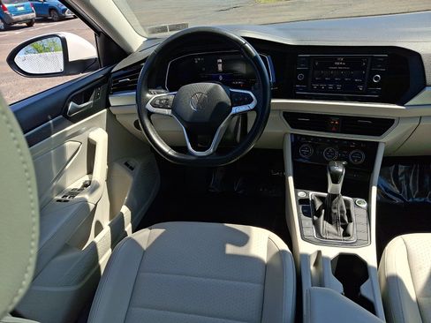 Used 2023 Volkswagen Jetta SE FWD image 10