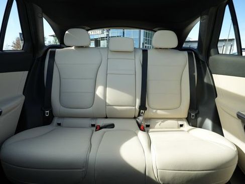 Used 2026 Mercedes-Benz GLC 300 4MATIC image 34