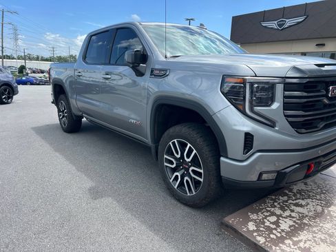 Used 2024 GMC Sierra 1500 AT4 w/ Technology Package AWD/4WD image 4