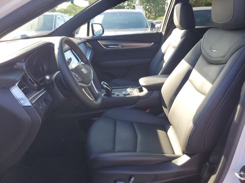 Used 2024 Cadillac XT5 Luxury image 12