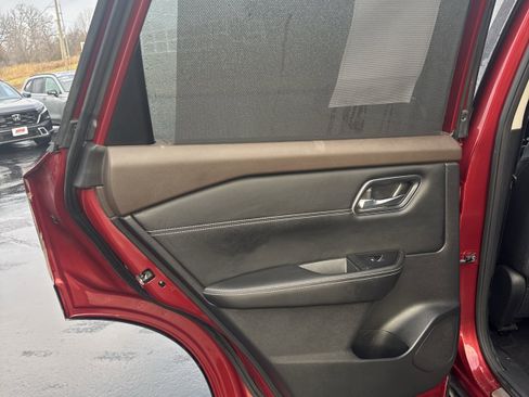 Used 2023 Nissan Rogue Platinum w/ Platinum Premium Package image 10