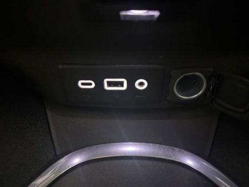 Used 2021 Chevrolet Malibu LT w/ Sport Edition image 18