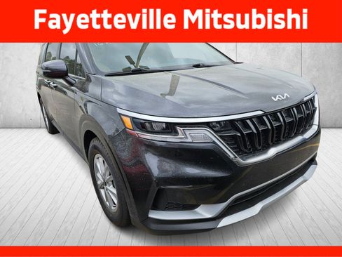 Used 2024 Kia Carnival LX image 2