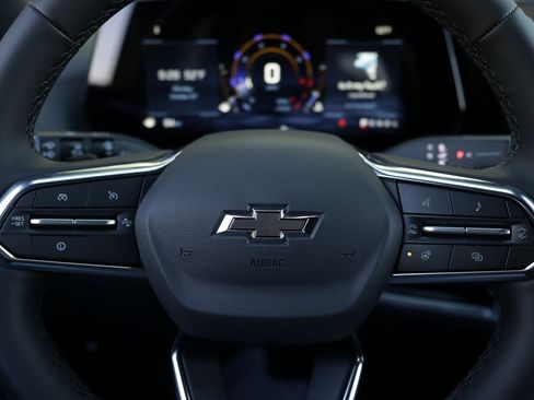 New 2026 Chevrolet Equinox LT w/ Convenience Package II image 11