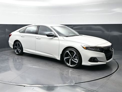 Used 2022 Honda Accord Sport image 3