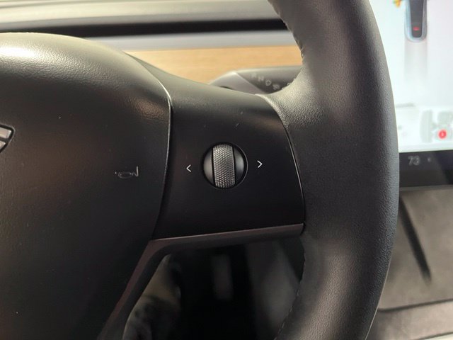 Used 2025 Tesla Model Y Long Range RWD image 27