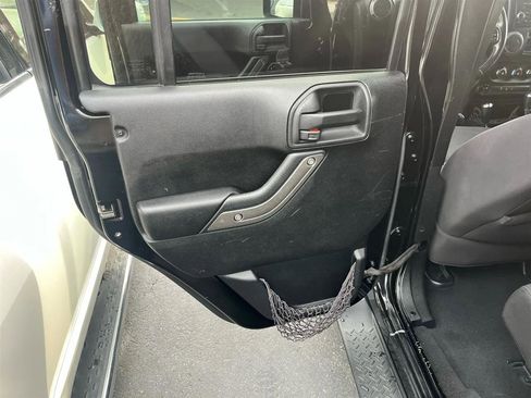 Used 2013 Jeep Wrangler Unlimited Sport image 10