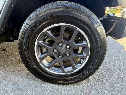 Used 2022 Jeep Gladiator Overland w/ Popular Equipment Package image 13